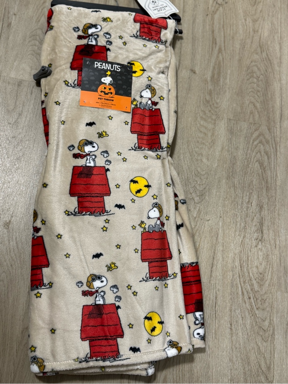 Peanuts Snoopy Plush Throw Blanket - Cream & Red